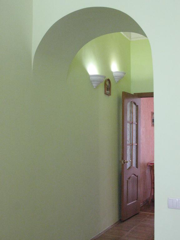 Апартаменты Flat On Sheptytskykh Львов Экстерьер фото