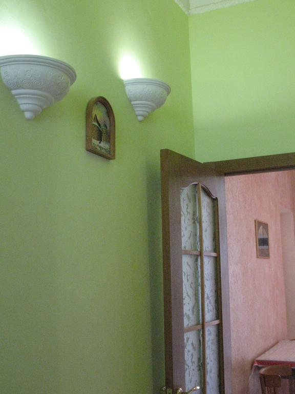 Апартаменты Flat On Sheptytskykh Львов Экстерьер фото