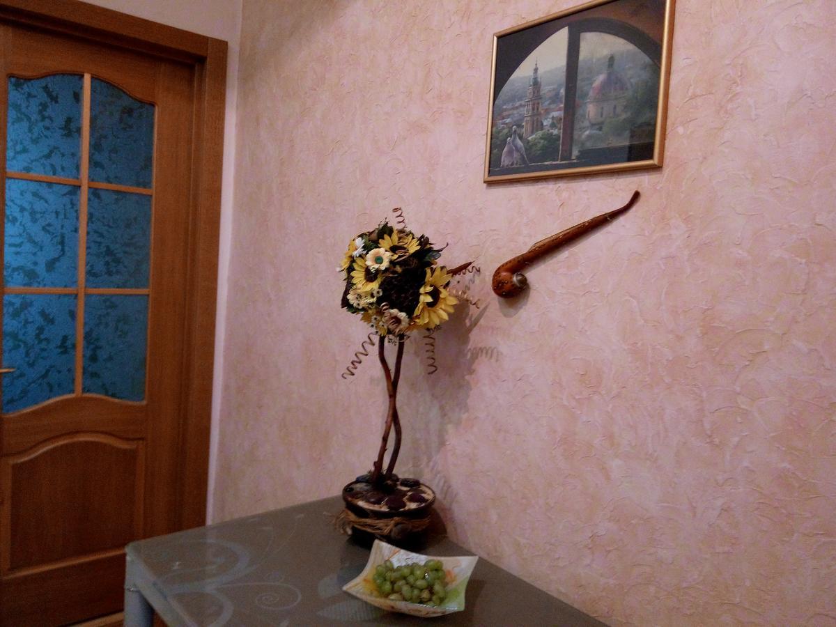 Апартаменты Flat On Sheptytskykh Львов Экстерьер фото