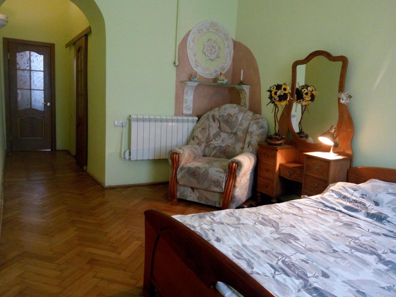 Апартаменты Flat On Sheptytskykh Львов Экстерьер фото